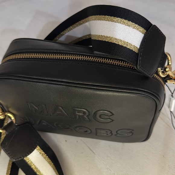 $395 MARC JACOBS Black Flash Leather Crossbody Bag w extra Gold Chain Strap - Picture 4 of 15